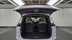 2023 Kia Carnival Gasoline 9-Seater Hi-Limousine, белый — фото 20