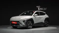 2023 Hyundai Kona Inspiration, серо-серебристый — фото 1