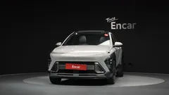2023 Hyundai Kona Inspiration, серо-серебристый — фото 3