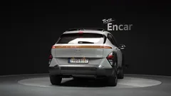 2023 Hyundai Kona Inspiration, серо-серебристый — фото 4