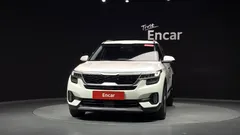 2023 Kia Seltos Gasoline 1.6 Turbo 2WD, белый — фото 3