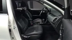 2023 Kia Seltos Gasoline 1.6 Turbo 2WD, белый — фото 12
