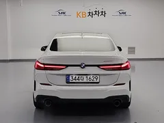 2022 BMW 2-Series 220i M Sports, белый — фото 3