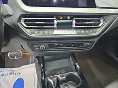 2022 BMW 2-Series 220i M Sports, белый — фото 10