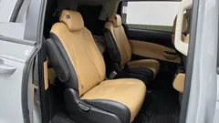 2023 Kia Carnival Gasoline 9-Seater Prestige, серо-серебристый — фото 11