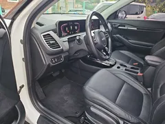 2023 Kia Seltos Gasoline 1.6 Turbo 2WD, белый — фото 10