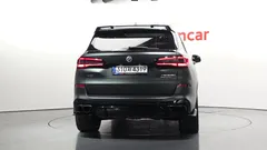 2022 BMW X5 M50i, 연두색 — фото 4