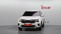 2023 Kia Seltos Gasoline 1.6 Turbo 2WD, белый — фото 3