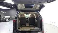 2022 Kia Carnival Diesel 7-Seater Hi-Limousine, чёрный — фото 20