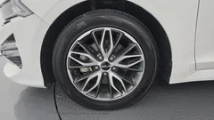 2022 Kia K5 2.0, белый — фото 5