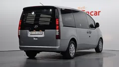 2022 Hyundai Staria Cargo 3-Seater, серо-серебристый — фото 2