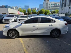 2022 Kia K3 1.6, белый — фото 2