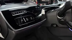 2021 Audi A8 55 TFSI Quattro LWB, чёрный — фото 19