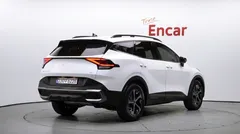 2023 Kia Sportage Signature Gravity 2WD, белый — фото 2