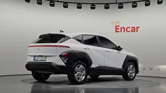 2023 Hyundai Kona Gasoline 1.6 Turbo 2WD, белый — фото 2