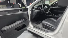 2023 Kia K5 2.0, белый — фото 10