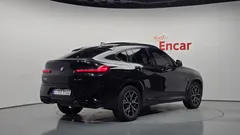 2023 BMW X4 xDrive20i M Sports Pro, чёрный — фото 2