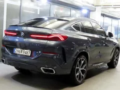 2022 BMW X6 xDrive40i M Sport, серо-серебристый — фото 4