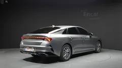 2022 Kia K5 Signature, серо-серебристый — фото 2