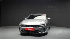 2022 Kia K5 Signature, серо-серебристый — фото 3