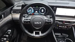 2022 Kia K5 Signature, серо-серебристый — фото 14