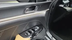 2022 Kia K5 Signature, серо-серебристый — фото 17