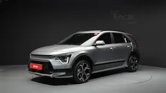 2024 Kia Niro Signature, серо-серебристый — фото 1