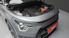 2024 Kia Niro Signature, серо-серебристый — фото 6