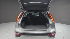 2024 Kia Niro Signature, серо-серебристый — фото 16