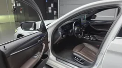 2023 BMW 5-Series 523d M Sport, белый — фото 10