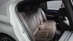 2023 BMW 5-Series 523d M Sport, белый — фото 11
