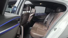 2023 BMW 5-Series 523d M Sport, белый — фото 12
