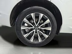 2024 Volvo XC60 B5 Ultimate Bright, белый — фото 6