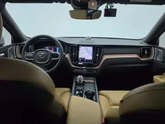 2024 Volvo XC60 B5 Ultimate Bright, белый — фото 15