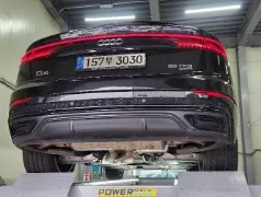 2022 Audi Q8 55 TFSI Quattro Premium, чёрный — фото 2