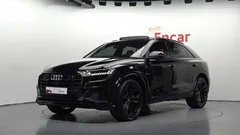 2023 Audi Q8 55 TFSI Quattro Premium, чёрный — фото 1
