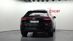 2023 Audi Q8 55 TFSI Quattro Premium, чёрный — фото 4