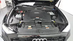 2023 Audi Q8 55 TFSI Quattro Premium, чёрный — фото 6