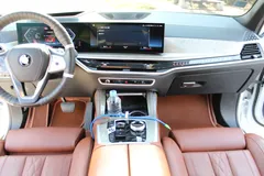 2023 BMW X7 xDrive 40i Design Pure Excellence 6-Seater, белый — фото 18
