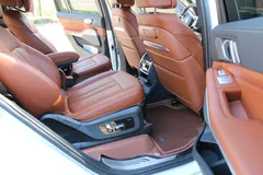 2023 BMW X7 xDrive 40i Design Pure Excellence 6-Seater, белый — фото 19