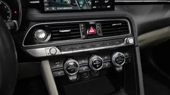 2023 Genesis G70 Gasoline 2.0T 2WD, серый — фото 17