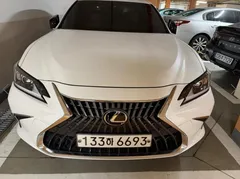 2023 Lexus ES Luxury Plus, белый — фото 4