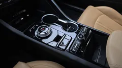 2023 Kia K5 2.0, белый — фото 9