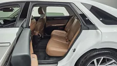 2023 Hyundai Grandeur 2,5 Gasoline 2WD, белый — фото 11
