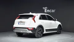 2022 Kia Niro Prestige, белый — фото 2