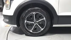 2022 Kia Niro Prestige, белый — фото 5