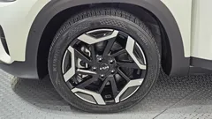 2024 Kia Seltos Gasoline 1.6 Turbo 2WD, белый — фото 5