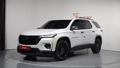 2022 Chevrolet Traverse 3.6 AWD Redline, белый — фото 1