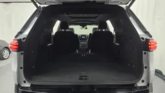 2022 Chevrolet Traverse 3.6 AWD Redline, белый — фото 20
