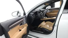 2022 Volvo S90 B6 AWD Inscription, белый — фото 10